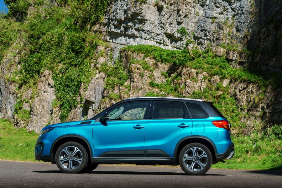  Suzuki Vitara 2015 года  (UK) (фото 21 из 24)